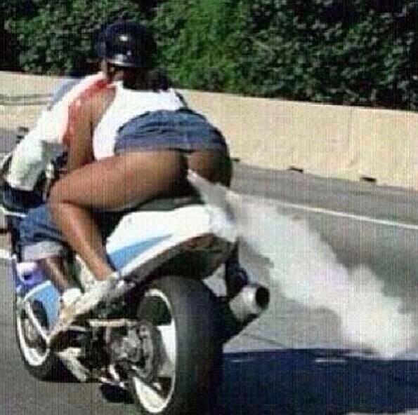 CleverMeemes's tweet photo. This bike got nitrous.. http://t.co/tC6sPqbdxc