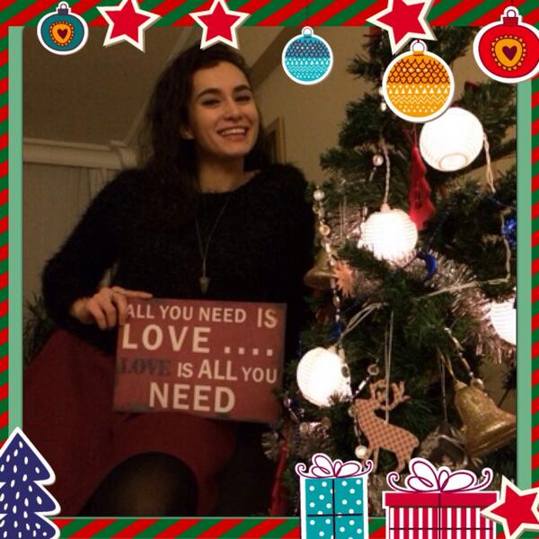 Hande Doğandemir'in yeni yıldan hepiniz için tek bir dileği var :)