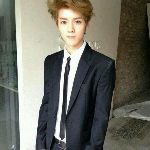 luhan_il's tweet photo. Happy new year! Love you <3 http://t.co/1GWupRiv1g