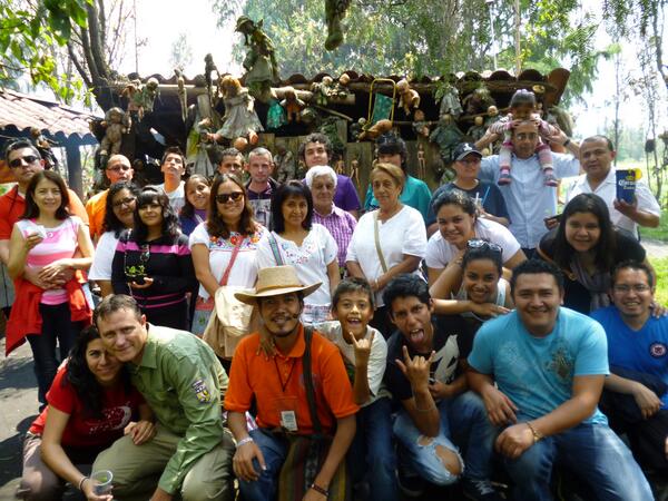 #Recuento2013 #foto: Sept, nuestro 1er paseo Lacustre con 2 #trajineras Todo 1 éxito <a href="/YoAmoXochimilco/">Xochimilco</a> <a href="/conocexochi/">Conoce Xochimilco</a>