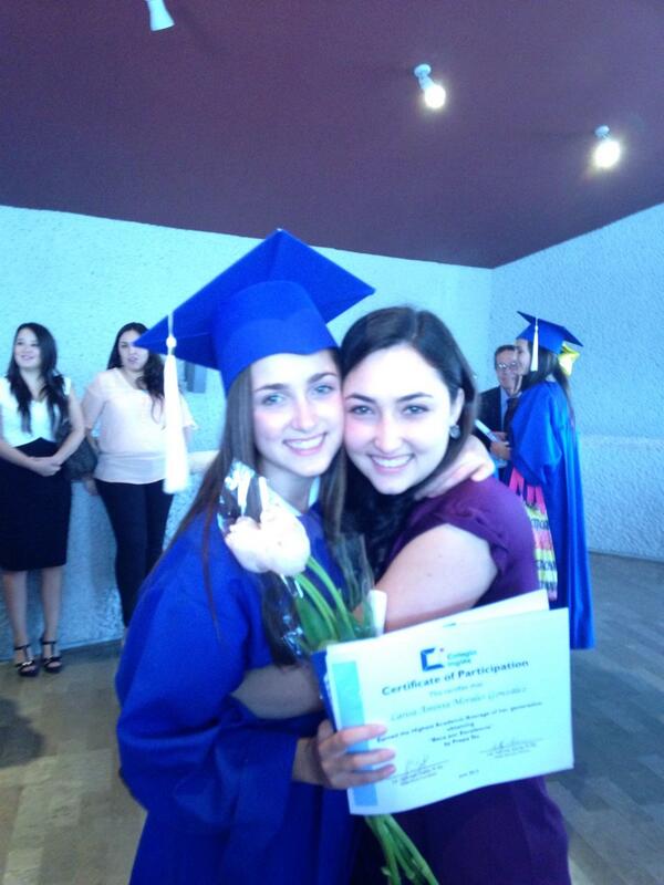 larisamoralesg's tweet photo. Graduating from Middle school was obviously a #highlightsof2013 http://t.co/uRNVOTqp8O