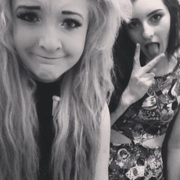 Fab__false's tweet image. 🙊💐✌️