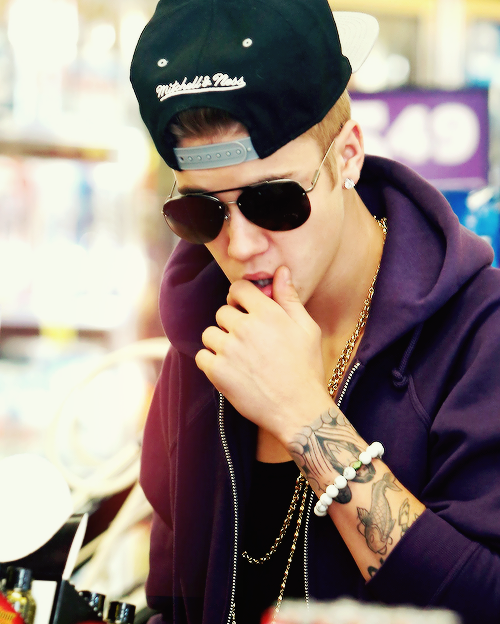 btszn's tweet photo. @TheBiebsStyles imagines had me like http://t.co/2Wrmxm16Z5
