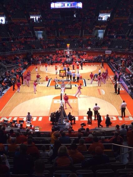kalachnik's tweet photo. #GoIllini !! #E1H http://t.co/3BtixOeSZO