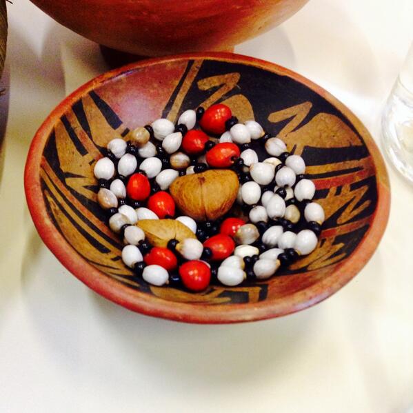 caminando al 2014, con gran ánimo!
#gran2014 <a href="/MarisaAvogadro/">Marisa AvogadroThomé</a> 
Cultura
Raíces 
Colores
Arte
Decires