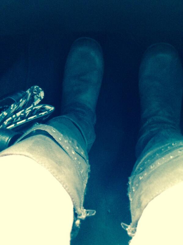 eroseshackleton's tweet photo. Like my boots? :) http://t.co/XnckLGwNQC