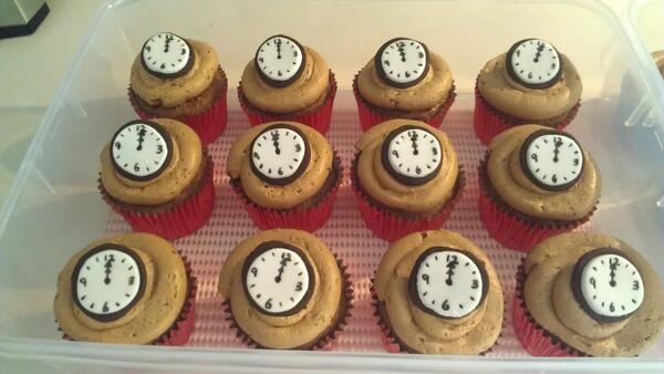 Midnight Salted Caramel Cupcakes <a href="/mycakedeco/">Cake Decorating</a> @cupcakepassions <a href="/EsendemirSistrs/">Esendemir Sisters</a> <a href="/BakeOffAU/">#BakeOffAU</a> <a href="/cr8cakes/">Creative Cakes Bakery</a> <a href="/CakeBossBaking/">Cake Boss Baking</a>