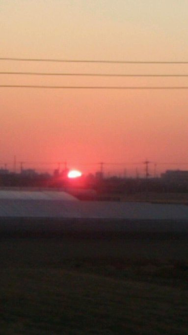 初日の出初めて見れた★ http://t.co/Vxrb2poFsg