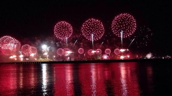 abdullah2257's tweet photo. “الامارات تحتفل بكل المناسبات 

ادام الله عليهم الفرح والسعادة والأمن والأمان 

#احتفالات_دبي http://t.co/x4uXUnj5KX”