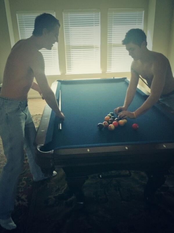 The_BigD_iamond's tweet photo. #StripPool ? @PeterOeftering @IAmAlexSmalls @Sam_Lane012 http://t.co/4GburhZcMf