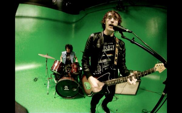 Dukkysd's tweet photo. My human is the drummer in a new punk rock band @DonnieDethtones U should follow them bitches http://t.co/UthNWVjgUu