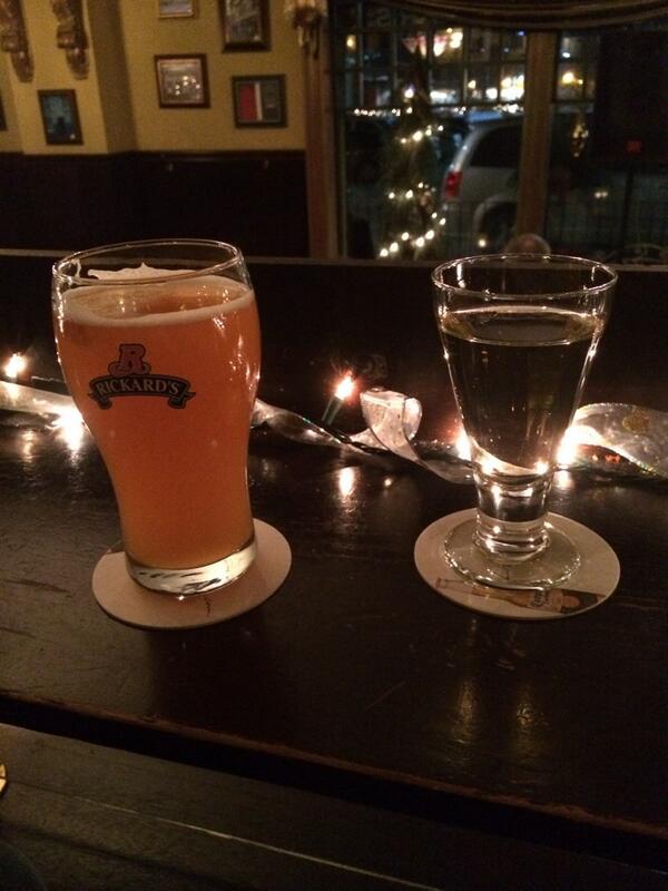 aholden124's tweet photo. Happy New Years everybody :) #Cheers2TheNewYears http://t.co/Ix8mDPyE0l