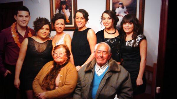 erzoty's tweet photo. Otro aňo más con ellos, que serán muchos más!! http://t.co/JP3cTPyhl6