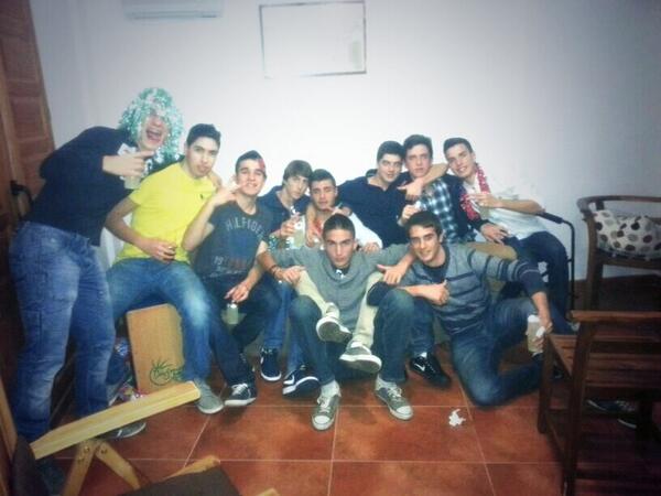TBSF16's tweet photo. Por muchos años mas juntos, este es nuestro añooo!!!!! http://t.co/2gX6oRqdj4