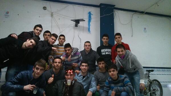 sofok_sfk's tweet photo. Menos mal que nos estamos separando dedicada a todos los hijosdputa q d cian que la sfk se separa cabrones http://t.co/AiMebWN6ky