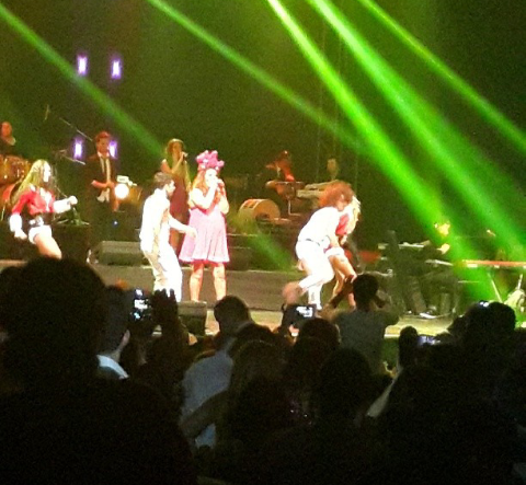 adelsuofficial's tweet photo. İstanbul grand cevahir  kraliceee @demetakalin ile izdihama imza atar 👍 tebrikler kralicem! http://t.co/DjyhuJoUqU