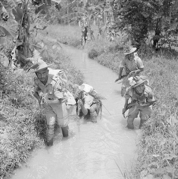 Khasas108's tweet photo. Soldiers from 2/9 Gorkha Rifles in Malaya in October 1941 http://t.co/0XMK4xAg28