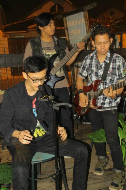 DeClownsBand's tweet photo. http://t.co/GQZ6VZ9PVI