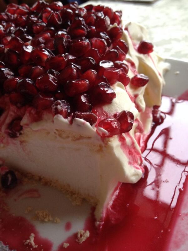 nyctop's tweet photo. First pavlova attempt, thanks @Nigella_Lawson http://t.co/vj4ArIe634