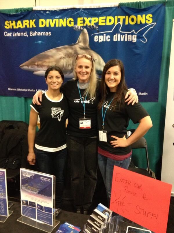 epicdiving's tweet photo. #PeopleWhoMadeMy2013 @divefinatic @JSpielvogel @SplitAcesMedia keep rocking it ladies! #HappyNewYear #Toast2013 http://t.co/imPcFrnEKT