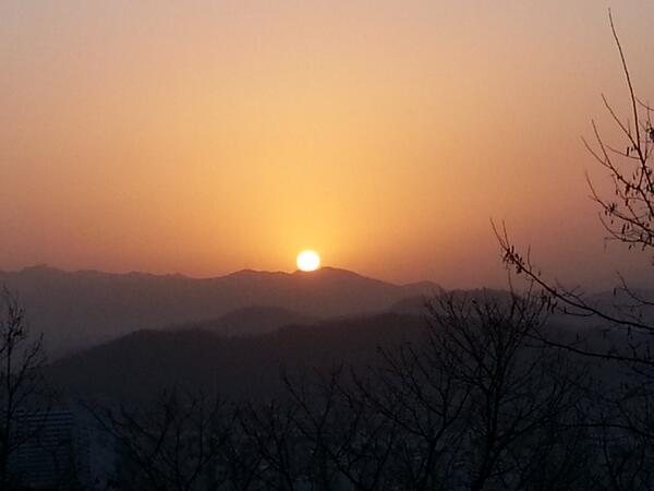 kkh53464's tweet photo. 모두들 Happy new year.
복 많이 받으세요! http://t.co/dgosZmKOon