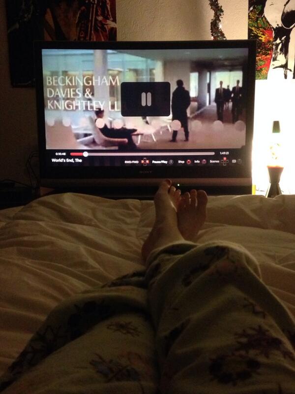 ohhaikelc's tweet image. Watching the worlds end on the futon that's all fluffed up with blankets and comforters 👌 #thisishowiparty