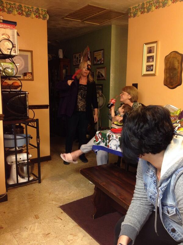 l3xxx_'s tweet photo. Happy new year @ThatOneKidKylee @MorganHoder http://t.co/g6jN8e2B6Y