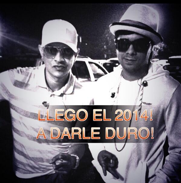 PLANBLIVE's tweet photo. Gente linda, muchas felicidades en este 2014! Les desea #chenchoymaldy http://t.co/vktuBuJuN6
