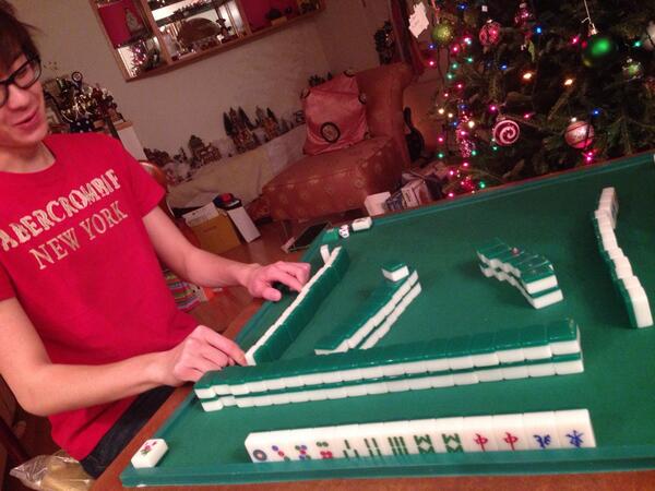 0805michael's tweet photo. Everybody's having New Years party and I'm just here playing Mahjong with @richardsather8 http://t.co/avBdG1wURq