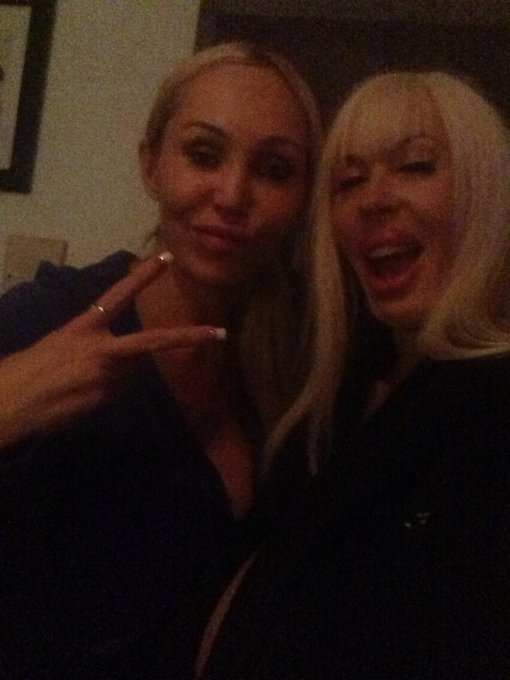 Happy New Year from @ElizabethStarrX and @realmarycarey http://t.co/eyQCZu0qAu<a class="tags" href="/tag/elizabethstarrx">@elizabethstarrx</a><a class="tags" href="/tag/realmarycarey">@realmarycarey</a>