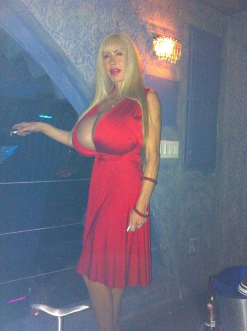 Happy 2014 !!! http://t.co/j3W62ma1cx<a href="/tag/playboy"class="tags"><span>#playboy</span></a>