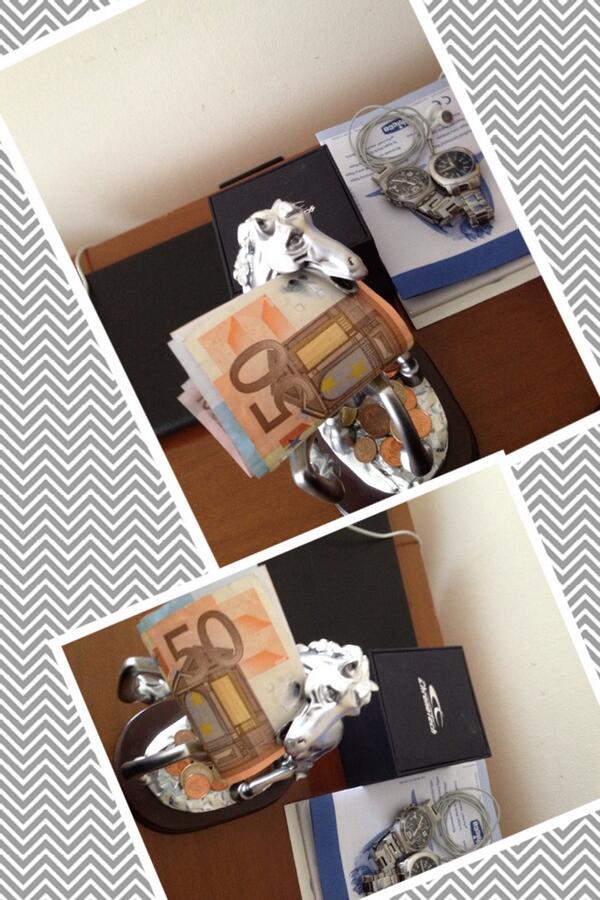 junexs91's tweet image. Lucky horse in my room prosperous 2014 for me happy new year pic-collage.com/_PD6C2mzw