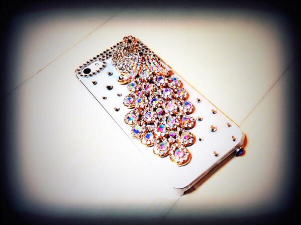 HiHijb2's tweet photo. ママのケースとどいたんやけどむっちゃ派手やん(*-∀-*)💓 http://t.co/ayPEYSqggE