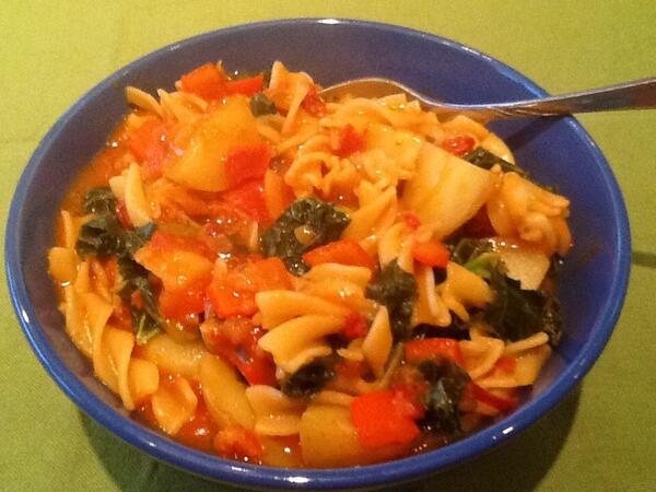 SWsmiffy's tweet image. Syn free lunch batchelors hi veg tomato &amp;amp; onion pasta &amp;amp; sauce, curly kale, red pepper &amp;amp; a new potato #slimmingworld