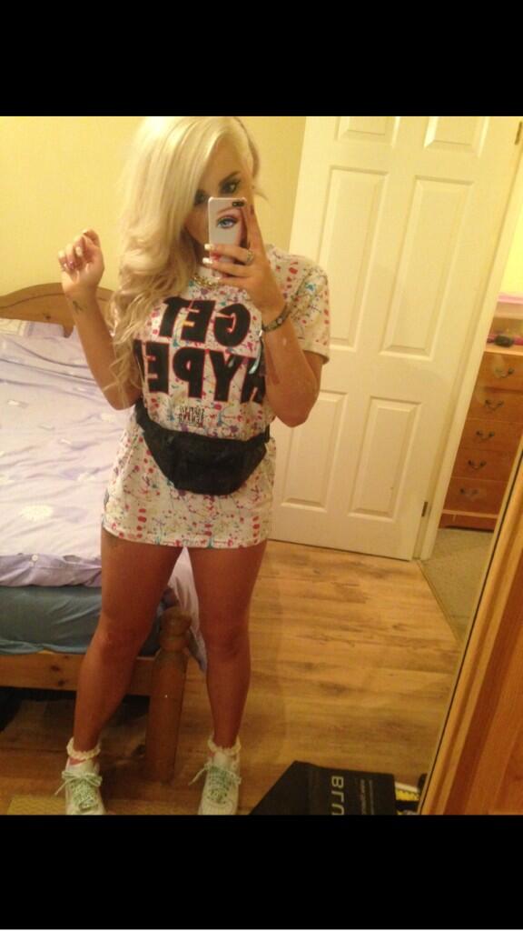 naomiiroseex's tweet image. #nye #randomconcept #rave #looklikeaboy