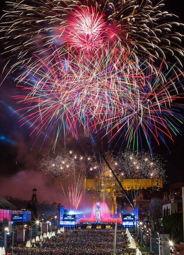barcelona_cat's tweet photo. #Barcelona #bcn ha celebrat el #CapdAny2014 a #Montjuïc amb més de 70.000 assistents. Gràcies! http://t.co/TqCIq0ZkDu http://t.co/6QM1jIqx7A