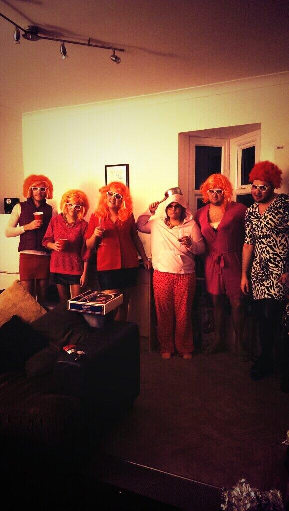 leanneleanne100's tweet photo. @JOJEHARVEY look who we dressed up as last night! http://t.co/vHFw3BPHBv