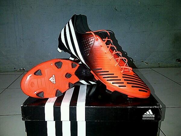 ThePrestige_FC's tweet photo. WTS : Adidas Predator LZ sz46 minat? mention! cc : @SeputarTangsel http://t.co/3wHHHGlmDh
