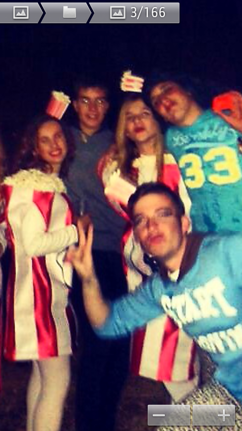 natalia_top1's tweet photo. Buuenaa nochee :) @CosanoEdu @sandraguaded @RafaSisuu http://t.co/xFId2luvOg