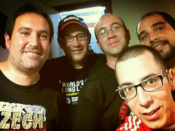 rafathan75's tweet photo. #Bondia :-) #FelizViernes hoy toca viajecito a Benicasim a tocar con @Fornband http://t.co/E9x6r2nQ3m
