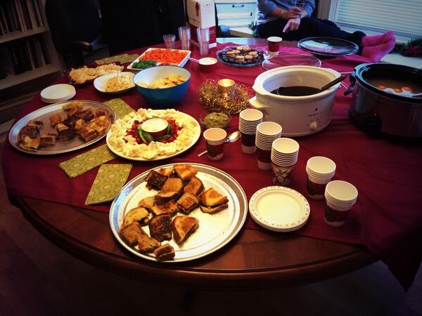 QueenStreetComm's tweet photo. The spread at the qsc levee http://t.co/5HrGWJd42o