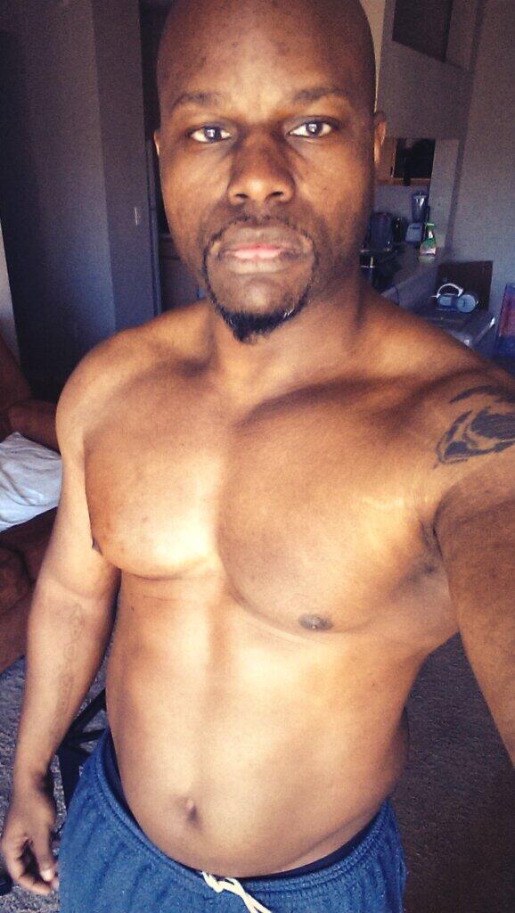 lordrayden's tweet photo. Happy 2014. Day 1 fitness diary. http://t.co/GTHMRREU2Q