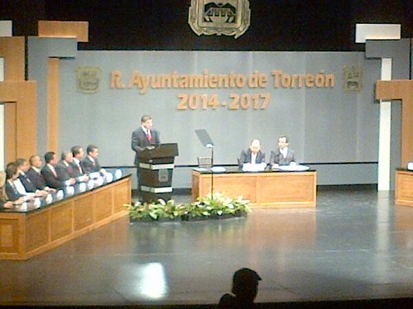 En la toma de protesta del ing Miguel Riquelme alcalde electo de Torreon