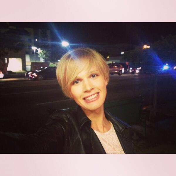 april1and's tweet photo. NEW APRIL! http://t.co/zUUhgNI8iG