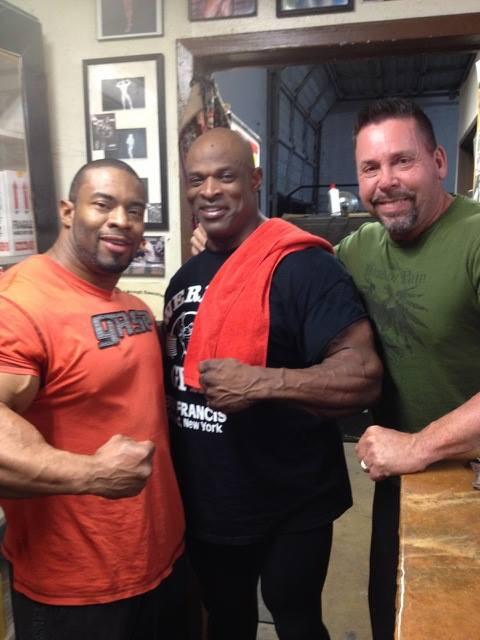 MetroflexGymDFW's tweet photo. First things first. Leg day at metroflex with @BigRon08 Coleman. http://t.co/lA0VQNqyHb