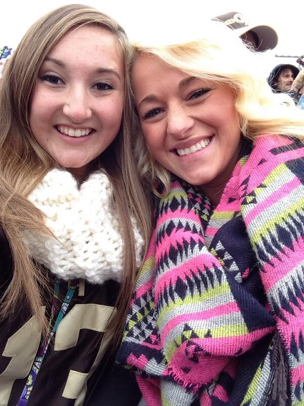 carlilawrence13's tweet image. My #WCW every day!! #BestFriends #InseparableBond #BrunetteBlonde #LoveHer 💖👌🎀💘😍👭👯