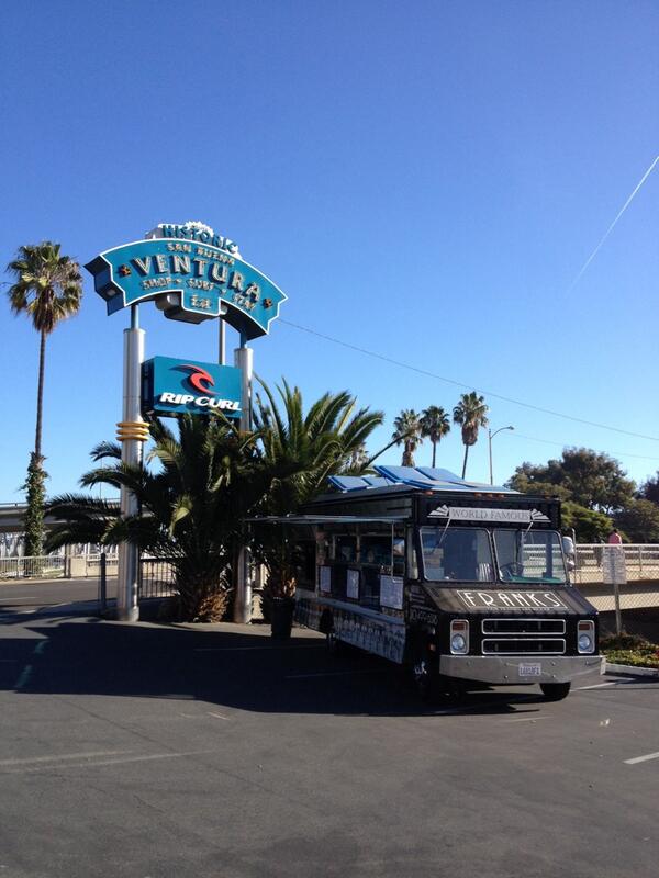 Best hot dogs ever courtesy of World Famous Franks, right now <a href="/RipCurlVentura/">Rip Curl Ventura</a>