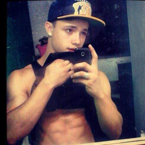 Ivan_aleja's tweet photo. @Ivan_aleja @7HC_BOY http://t.co/vX8Euz1IBu