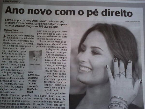 quwriamorre's tweet photo. aí você pega o jornal pra ler e vê isso http://t.co/0idf3fosLX