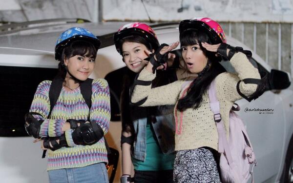 nfpromptl's tweet photo. a.. LOVE this! RT @yurisdewandaru: Genk manis &amp; cantik @AnisaRahma_Adi @vinessainez @priyankamelodia #Tibatibacinta http://t.co/Ib1SibuuEK